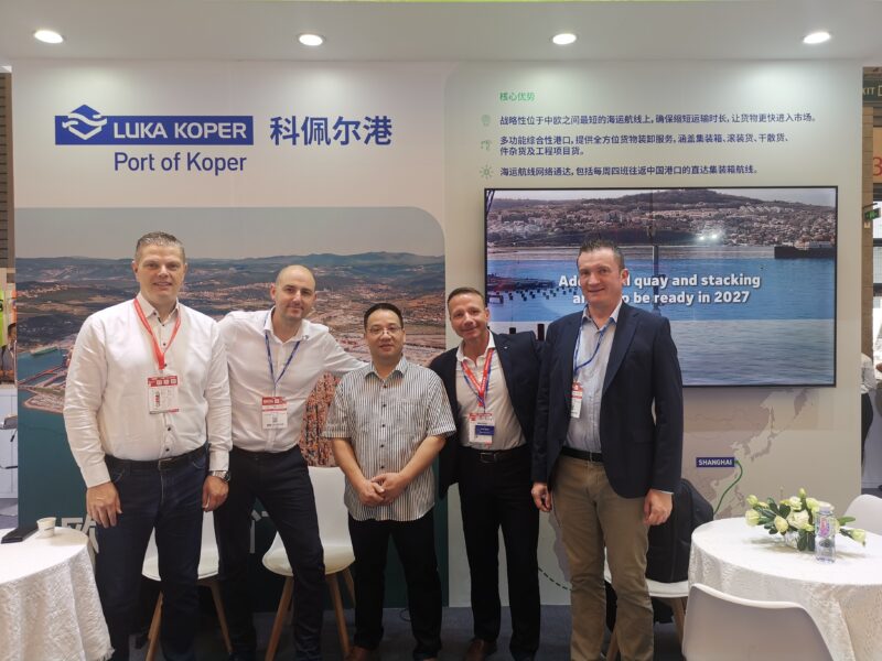 A photo with Luka Koper management team