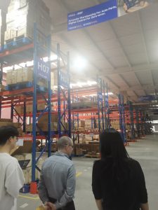 Interpreting during the warehouse inspection
