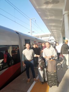 English-Chinese interpreter for buiness travels