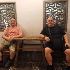 Travel guide for exhibition visitor from Italy